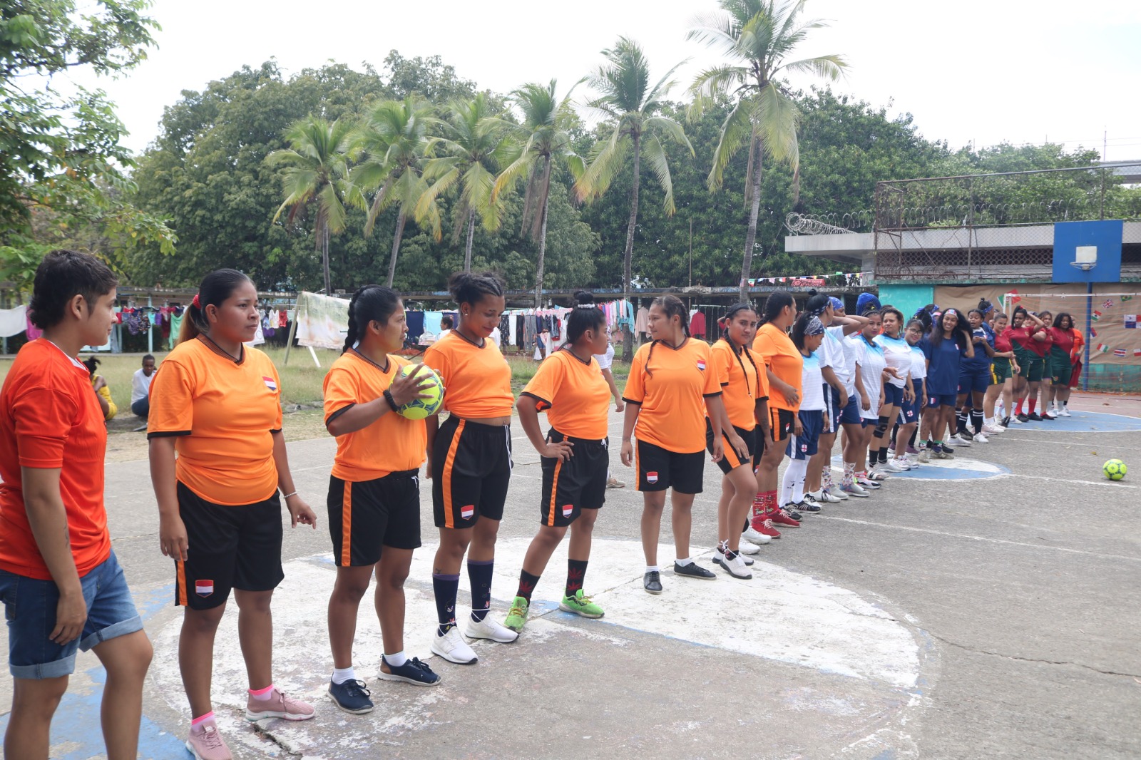 Llegó el mundialito de fútbol “Nueva oportunidad” al Centro Femenino